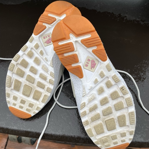 Nike woman’s Huarache - Picture 5 of 5